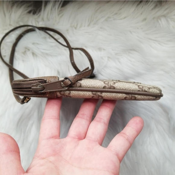 Authentic Vintage Gucci GG Monogram Ophidia Clutch - Picture 6 of 12